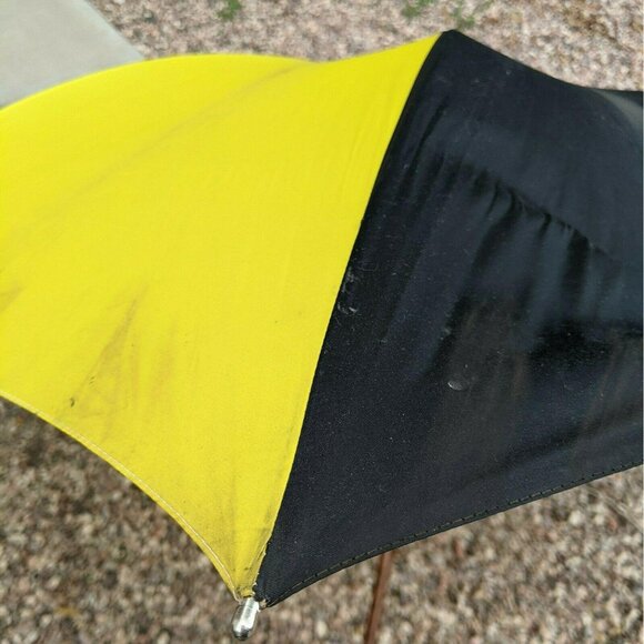 Vintage Black & Yellow Panel Umbrella With Rubber Handle - Picture 8 of 8